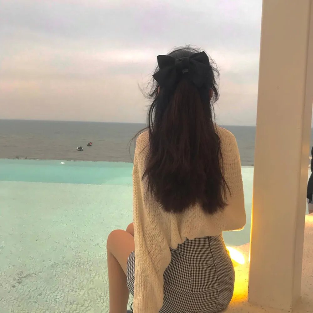 龙纹身的女鬼入镜